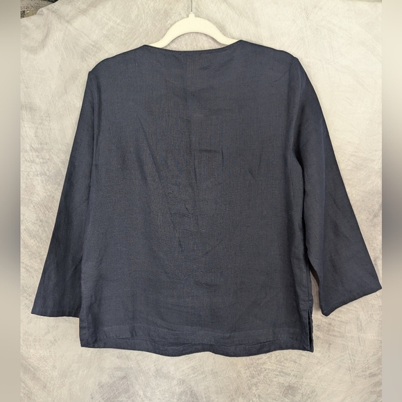 Talbots Size Small 100% Linen Navy Blouse, White Lace & Bead Neckline Pristine - Picture 2 of 11